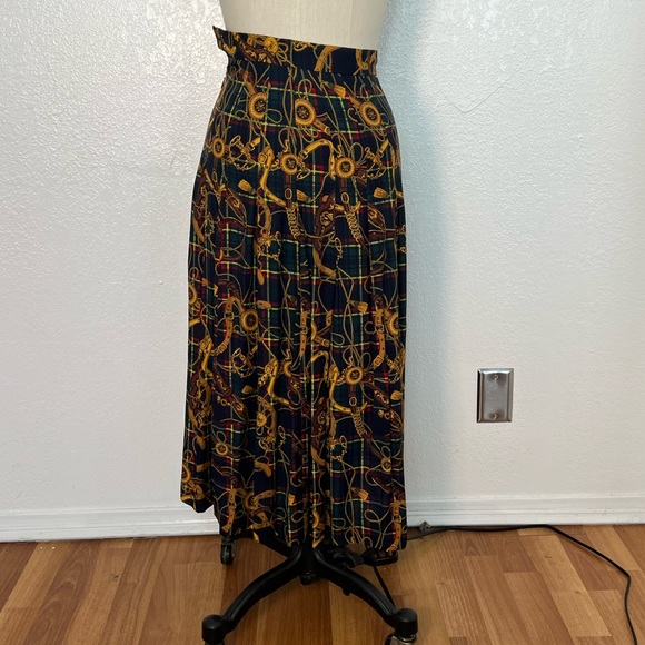 Vintage Black and Gold Button Down Shirt - Picture 13 of 15